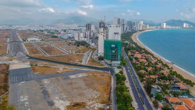 toan canh dat san bay nha trang cu chuan bi dau gia