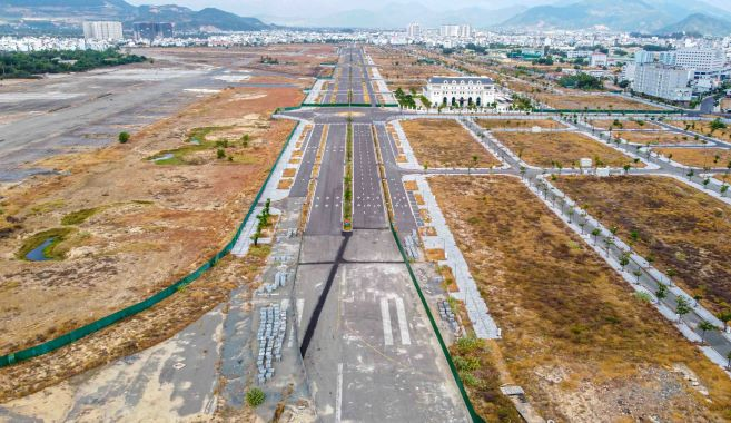 toan canh dat san bay nha trang cu chuan bi dau gia