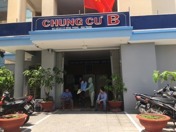 loat can bo khong tra nha cong vu coi chung loi nhau ra toa