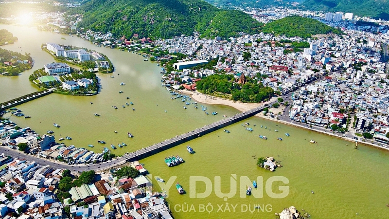 khanh hoa dong cau xom bong de phuc vu thi cong