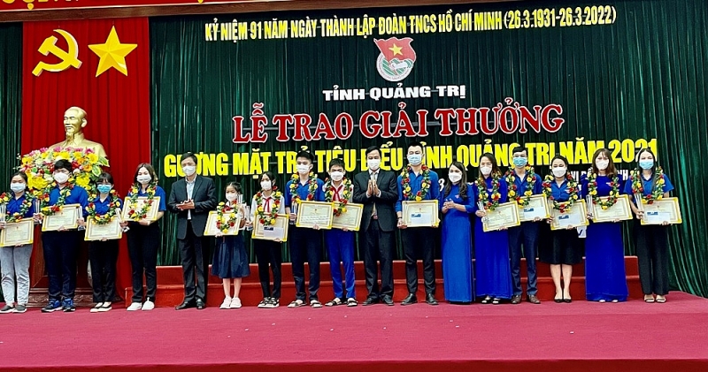 quang tri trao giai thuong guong mat tre tieu bieu