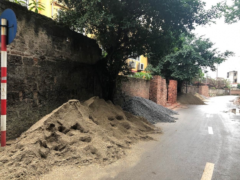 hai ba trung ha noi vat lieu xay dung nuot duong di cua nguoi dan