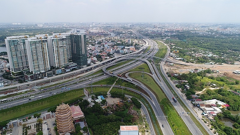 thanh pho ho chi minh phan dau trong nam 2021 dua vao su dung 90 km duong bo va 20 cay cau