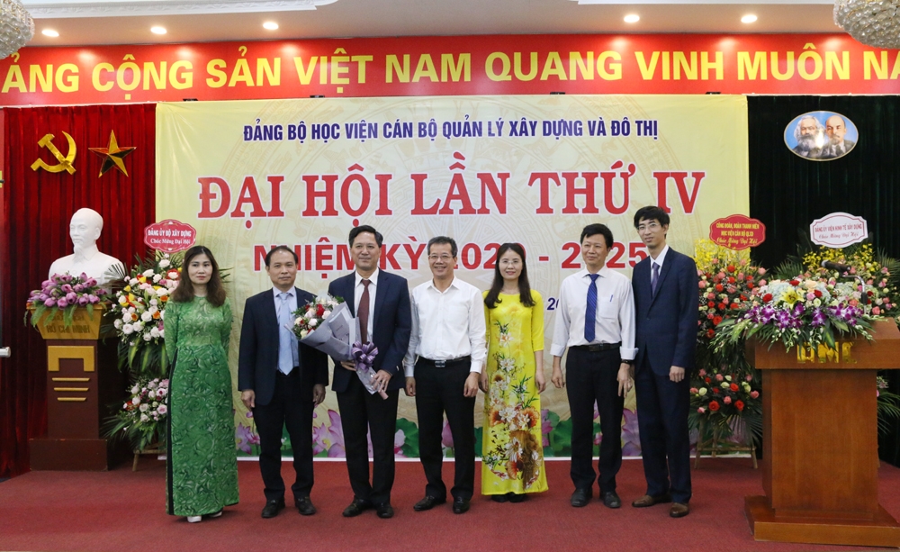 Đảng bộ Học viện AMC: Nắm bắt xu hướng phát triển của ngành Xây dựng và đô thị