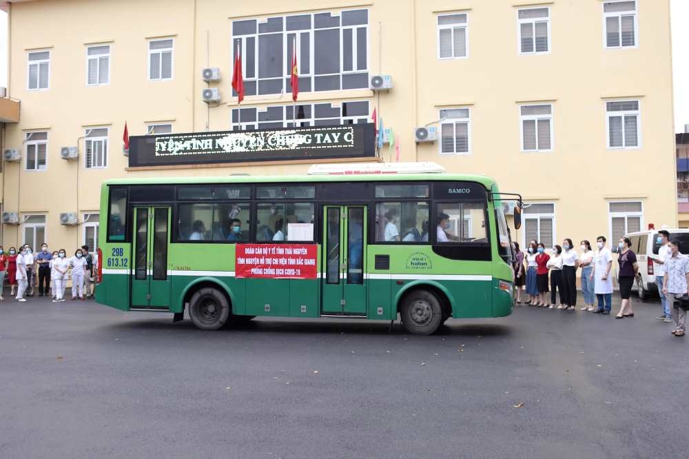 Thái Nguyên: Hàng trăm y, bác sỹ tiếp tục lên đường hỗ trợ Bắc Giang chống dịch Covid-19