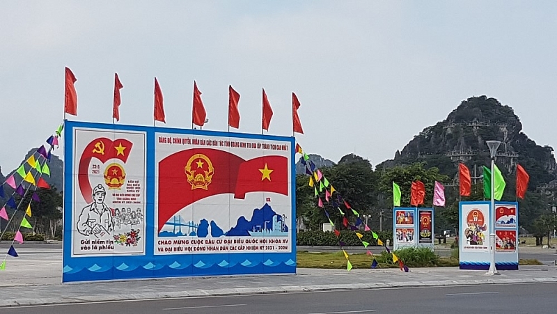 ha long quang ninh do thi ruc ro co hoa truoc ngay bau cu