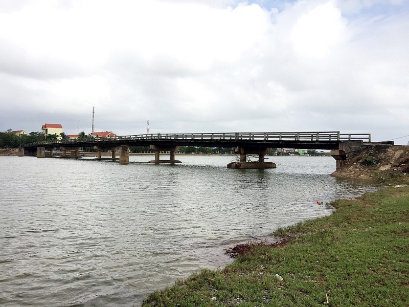 quang binh yeu cau day nhanh trien khai du an phat trien ha tang du lich