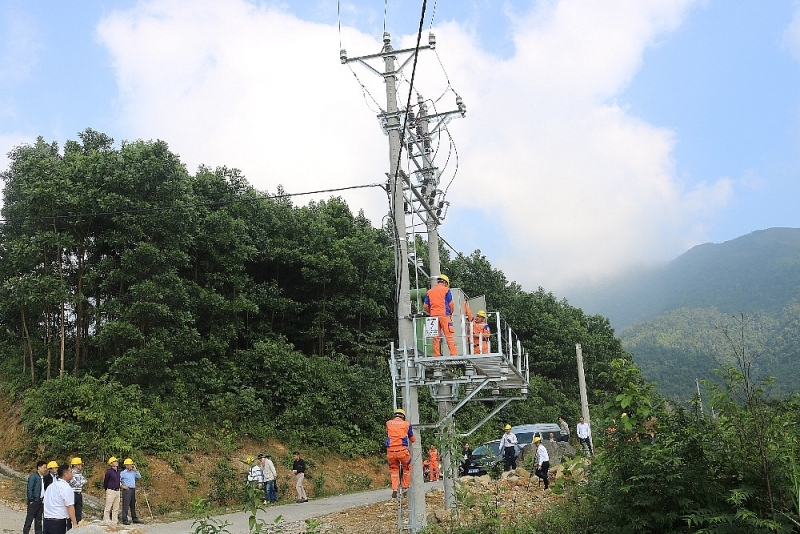 binh lieu quang ninh xay dung duong sa lam don bay kinh te