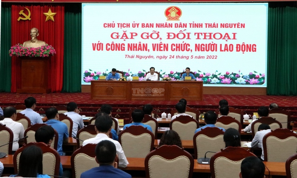 Chủ tịch UBND tỉnh Thái Nguyên gặp gỡ, đối thoại với công nhân, viên chức, người lao động