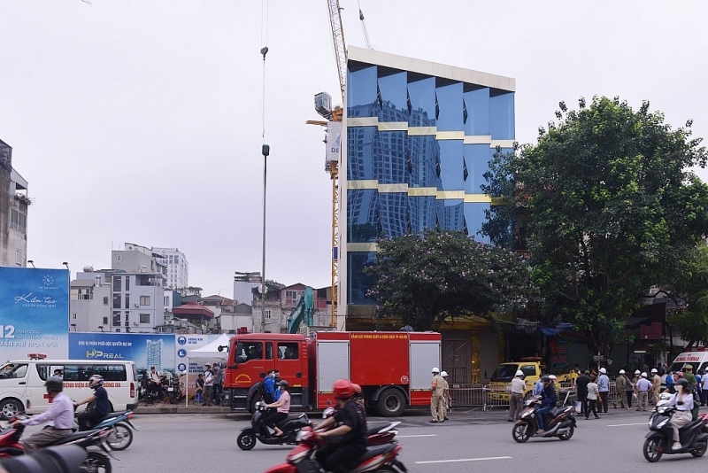 dong da ha noi pha do cong trinh vi pham trat tu xay dung tai so 84 duong lang