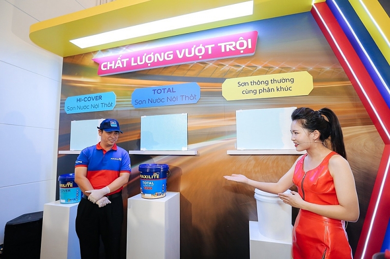 maxilite tu dulux nang cap nhan dien thuong hieu nang cao trai nghiem san pham