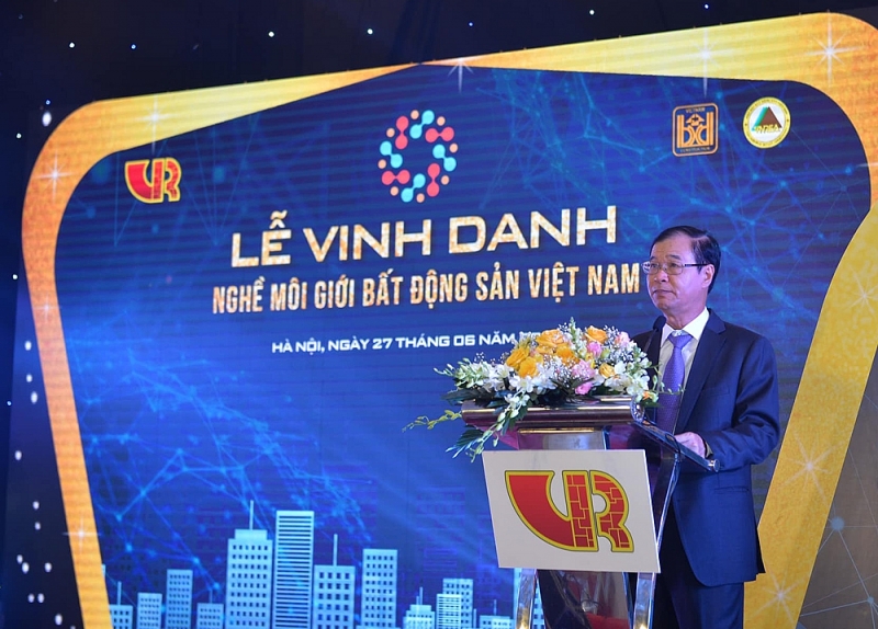 vinh danh doanh nghiep san giao dich bat dong san va ca nhan tieu bieu