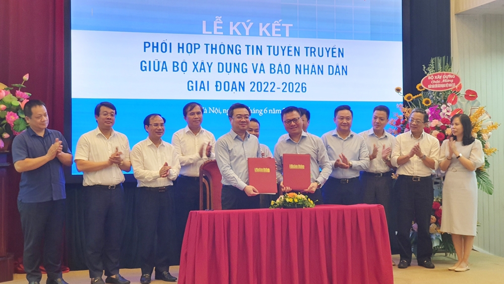 Bộ Xây dựng và Báo Nhân Dân ký kết Hợp tác truyền thông giai đoạn 2022 – 2026