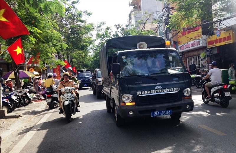 ngo quyen hai phong ra quan dam bao trat tu an toan giao thong trat tu duong he ve sinh moi truong do thi