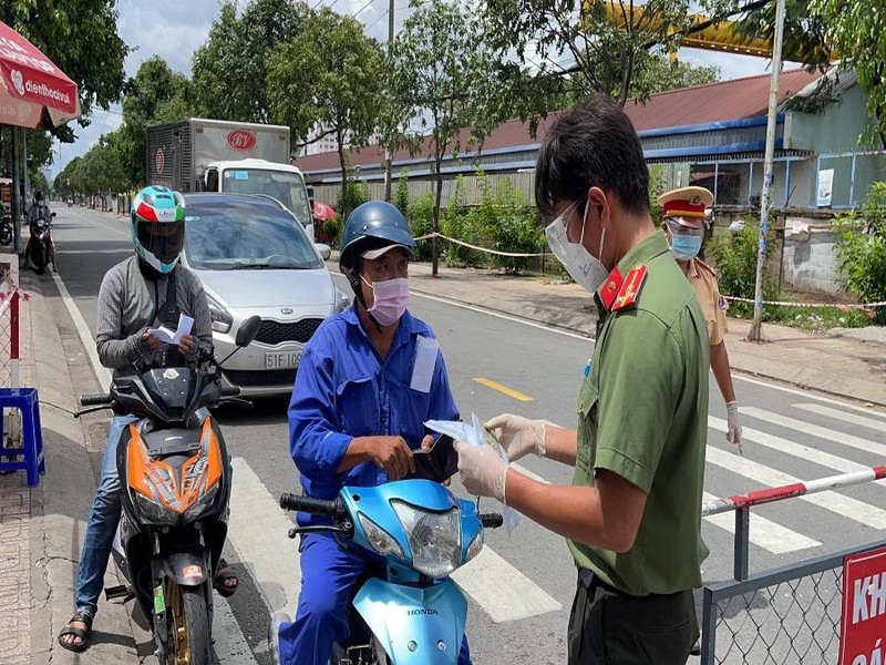 Công an Thành phố Hồ Chí Minh siết chặt kiểm soát phòng dịch đối với người lưu thông trên địa bàn