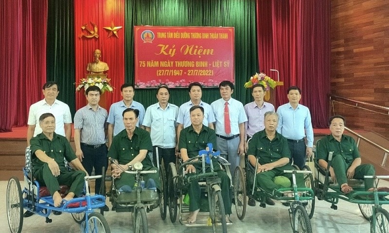 Thanh tra Bộ Xây dựng tặng quà tri ân nhân kỷ niệm 75 năm Ngày Thương binh - Liệt sỹ