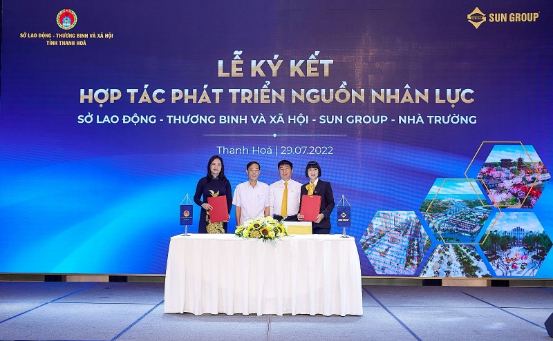 sun group hop tac phat trien nguon nhan luc du lich thanh hoa