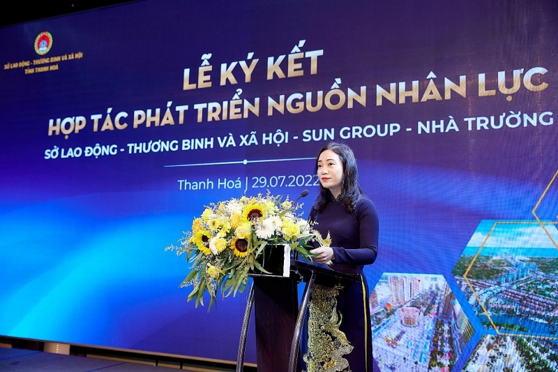 sun group hop tac phat trien nguon nhan luc du lich thanh hoa