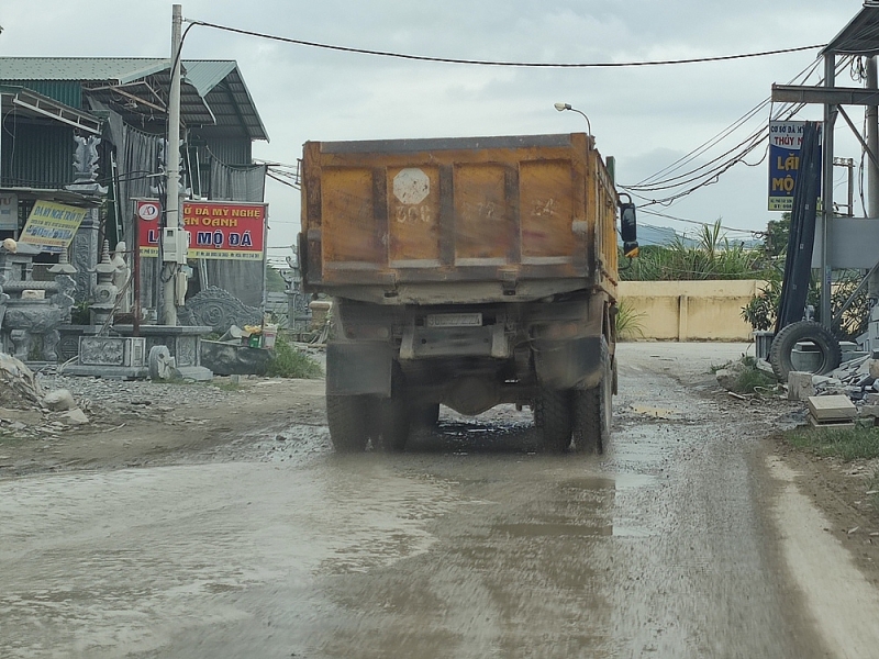 thanh hoa phan hoi thong tin bao dien tu xay dung phan anh ve su xuong cap cua quoc lo 45