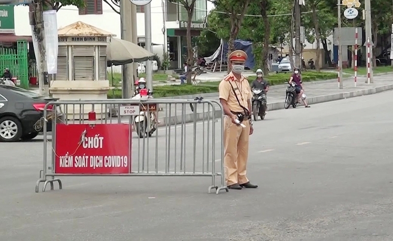 ninh binh phan luong kiem tra kiem soat y te doi voi nguoi va phuong tien ra vao tinh tu 0h ngay 118