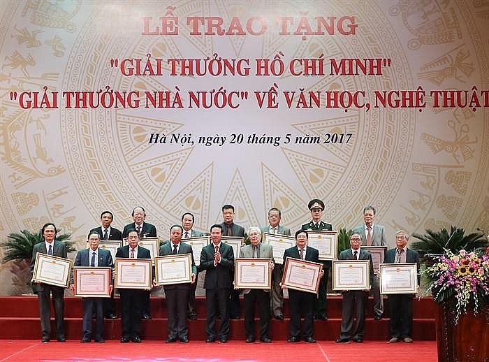 lap hoi dong cap nha nuoc xet tang giai thuong ho chi minh giai thuong nha nuoc ve van hoc nghe thuat