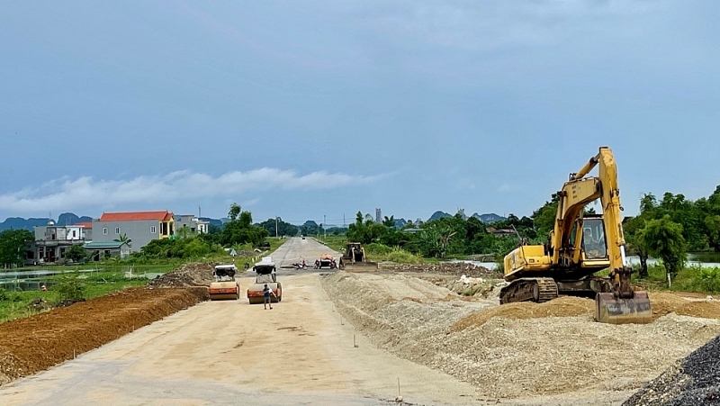 ninh binh dau tu tuyen duong tranh trung tam thi tran nho quan gan 180 ty dong