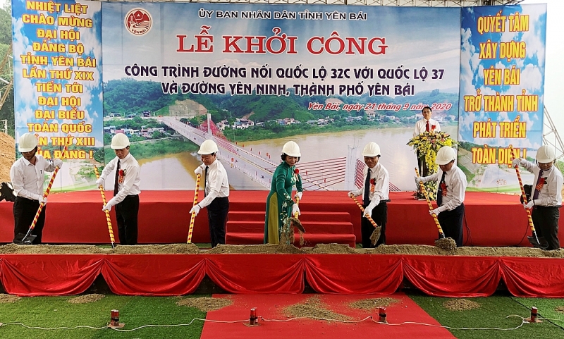 khoi cong xay dung duong ket noi thanh pho yen bai voi quoc lo lien tinh