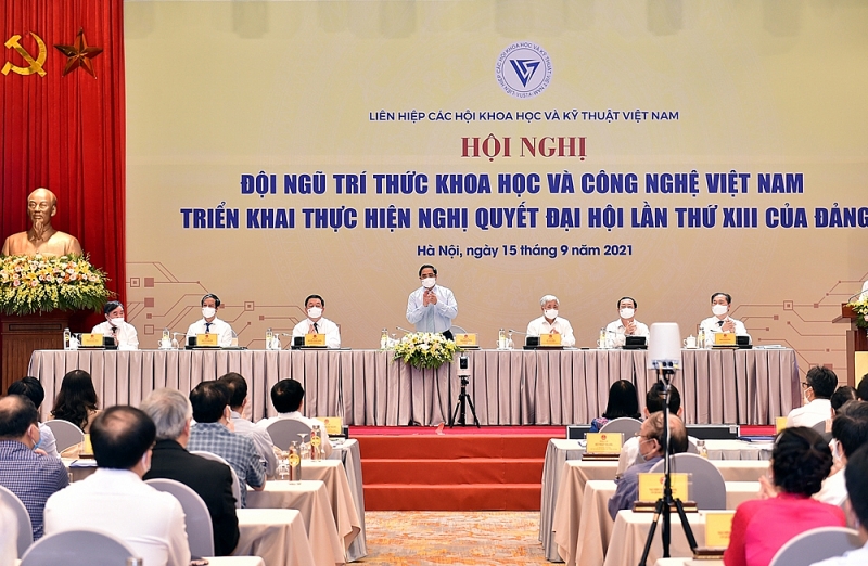 thu tuong pham minh chinh du hoi nghi doi ngu tri thuc khoa hoc va cong nghe trien khai nghi quyet dai hoi xiii cua dang