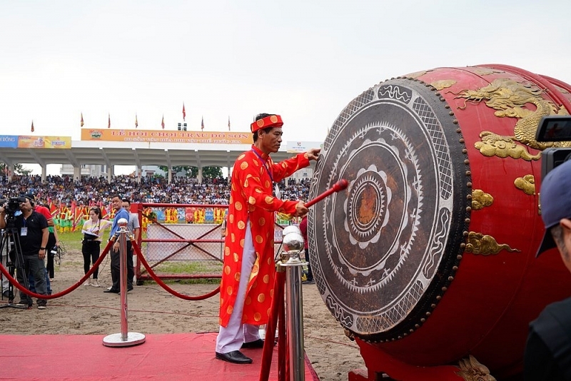 hai phong le hoi choi trau do son 2022 thu hut hang nghin nguoi dan va du khach tham du