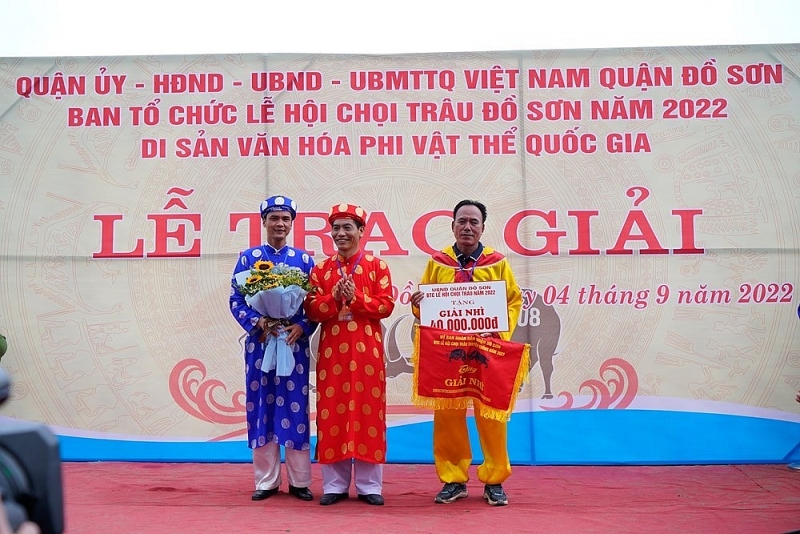 hai phong le hoi choi trau do son 2022 thu hut hang nghin nguoi dan va du khach tham du