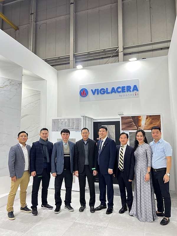 viglacera doanh nghiep viet nam dau tien co gian hang trung bay tai trien lam cersaie italy