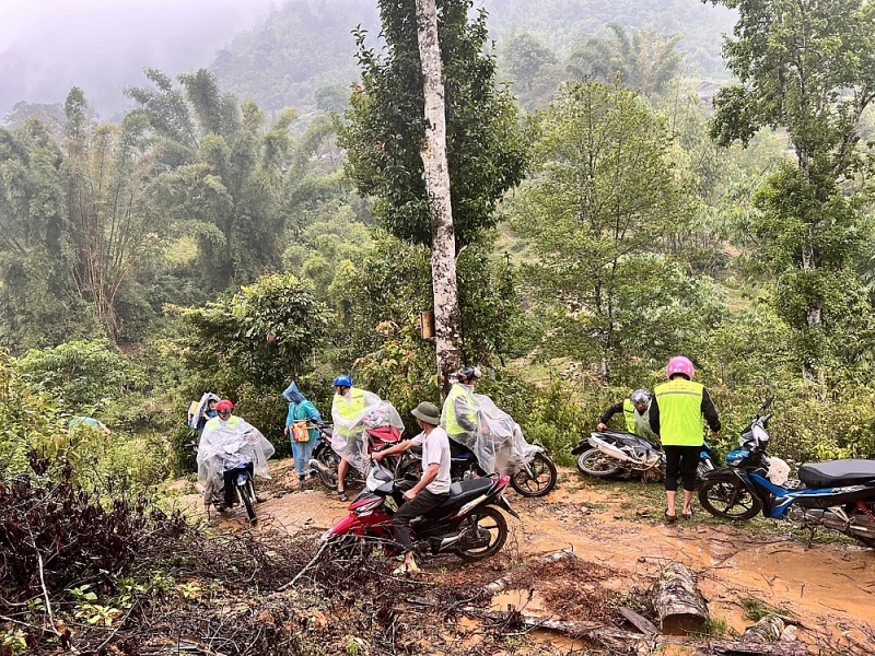 doan thanh nien vien vat lieu xay dung voi nhieu hoat dong thien nguyen tai yen bai