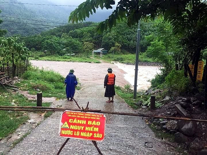 quang binh nhieu khu vuc bi chia cat do anh huong mua lu