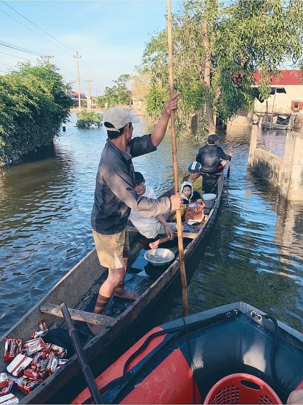 mien trung noi tinh nguoi dong mat