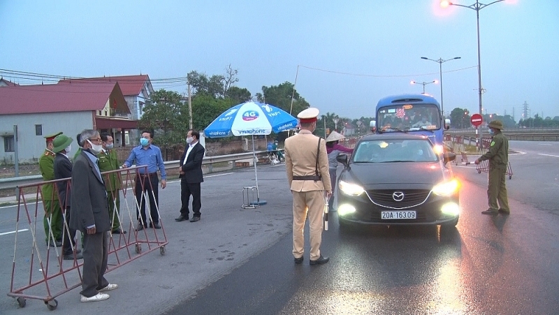 thai nguyen nguoi tu vung xanh vao tinh duoc su dung test nhanh thay test pcr