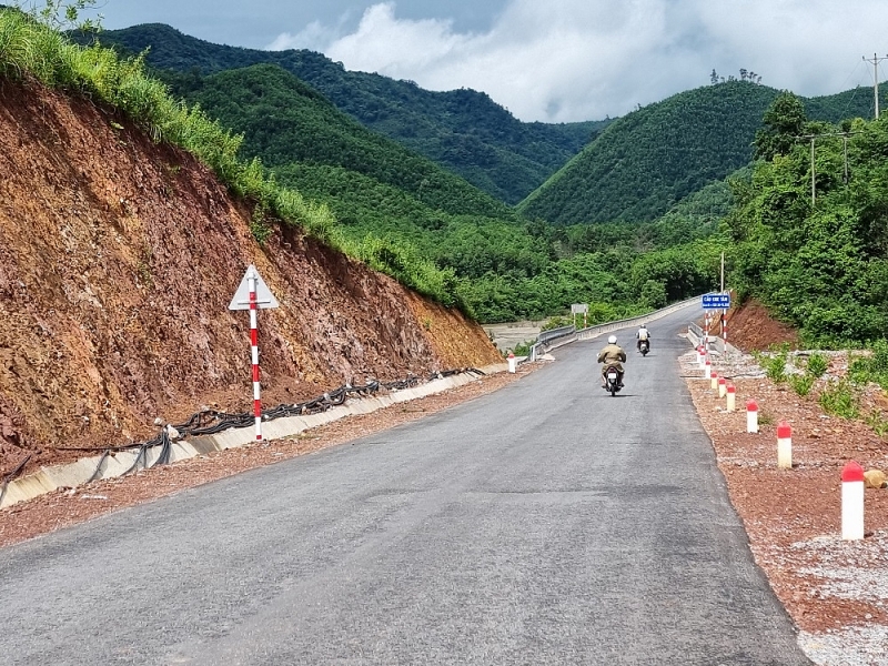 quang ninh cau duong la don bay thuc day kinh te phat trien