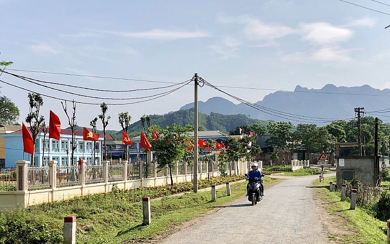 tinh hoa binh co 80 xa dat tieu chi ve giao thong