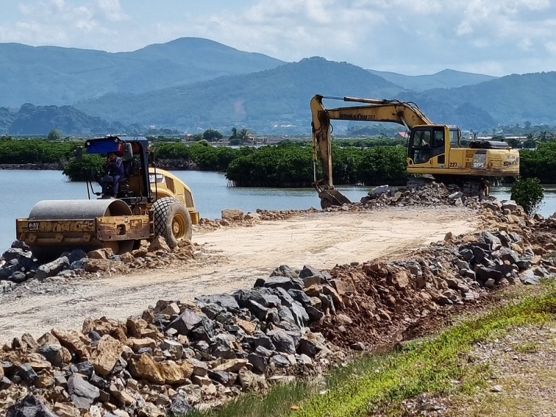 bai 2 dong chay dat san nen den quang yen thong thoang