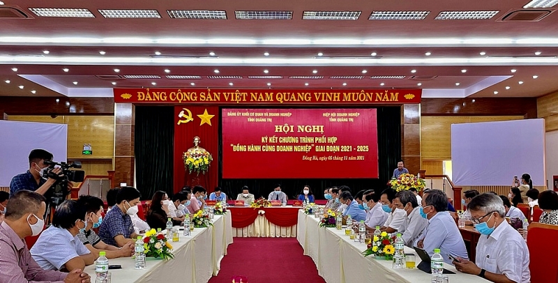 quang tri phoi hop dong hanh cung doanh nghiep