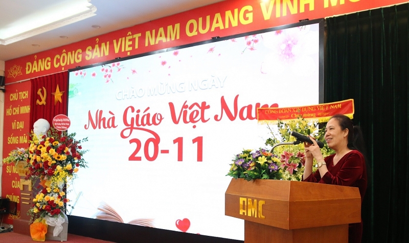 hoc vien amc to chuc gap go cac giang vien nhan dip ky niem ngay nha giao viet nam