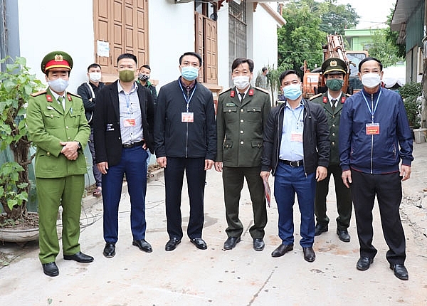 vinh yen vinh phuc nguoi dan phuong dong da tu nguyen thao do cong trinh vi pham