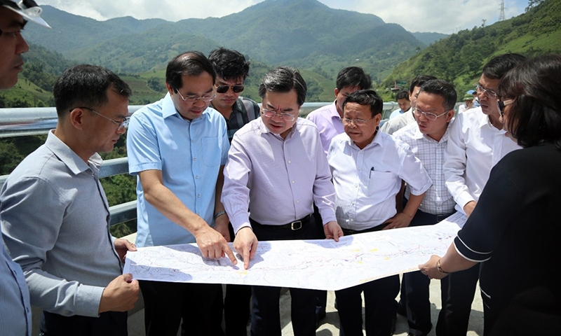 Minister of Construction Nguyen Thanh Nghi: Focus on improving the quality of urban planning and management