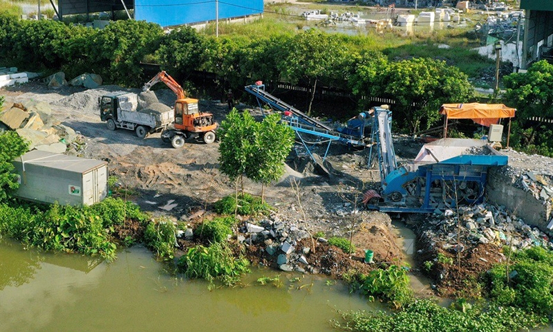 Hoa Lư (Ninh Bình): Xưởng nghiền đá xây dựng “hành dân”?