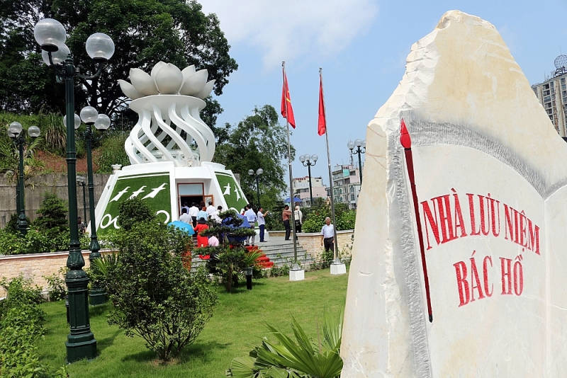 mong cai quang ninh do thi nang dong o dia dau to quoc