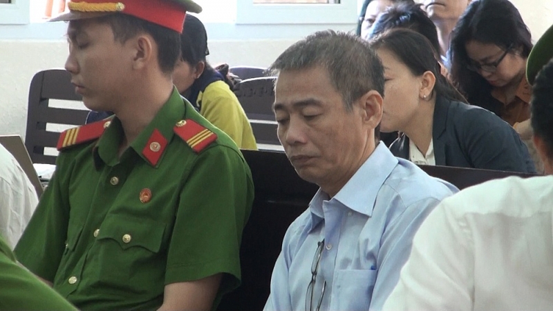 vu 7 cong chuc binh duong hau toa nhieu van de can lam ro trong cao trang