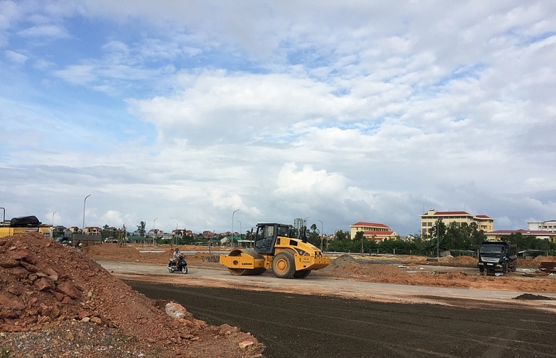 phat trien thi truong bat dong san quang binh dung huong da dang