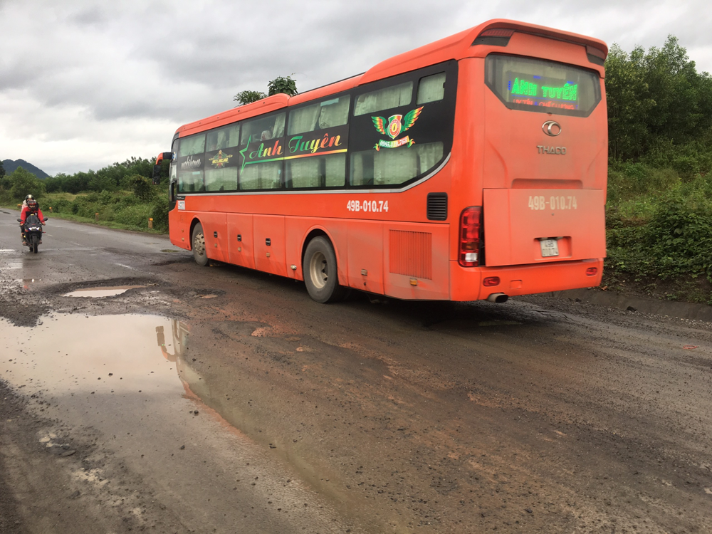 khanh hoa o voi o ga xuat hien tren quoc lo 27c