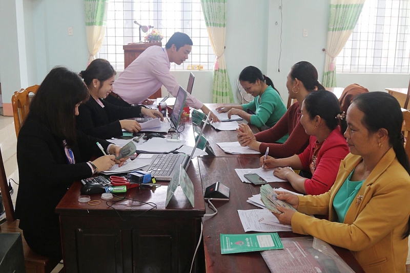 quang binh ho tro nguoi dan co dieu kien tai san xuat sau lu lut