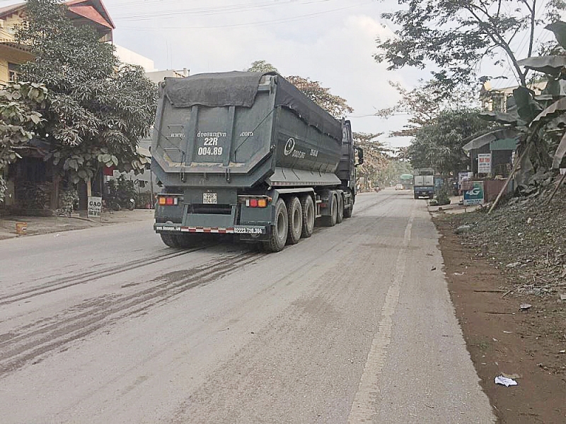 yen bai xe qua tai cay nat duong dan sinh