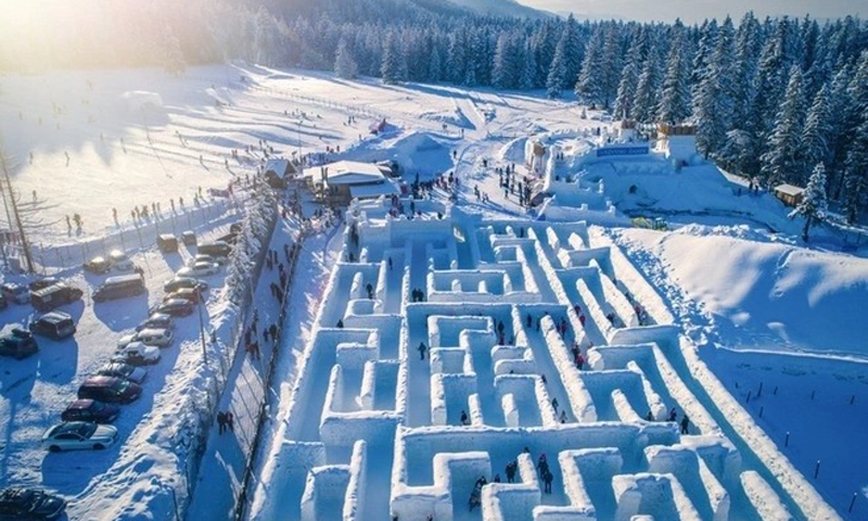 Mê cung tuyết lớn nhất thế giới